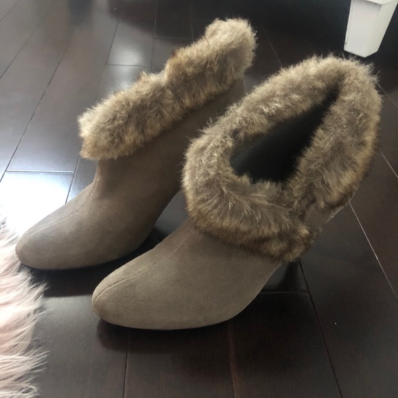 Faux fur boots - Picture 2 of 5